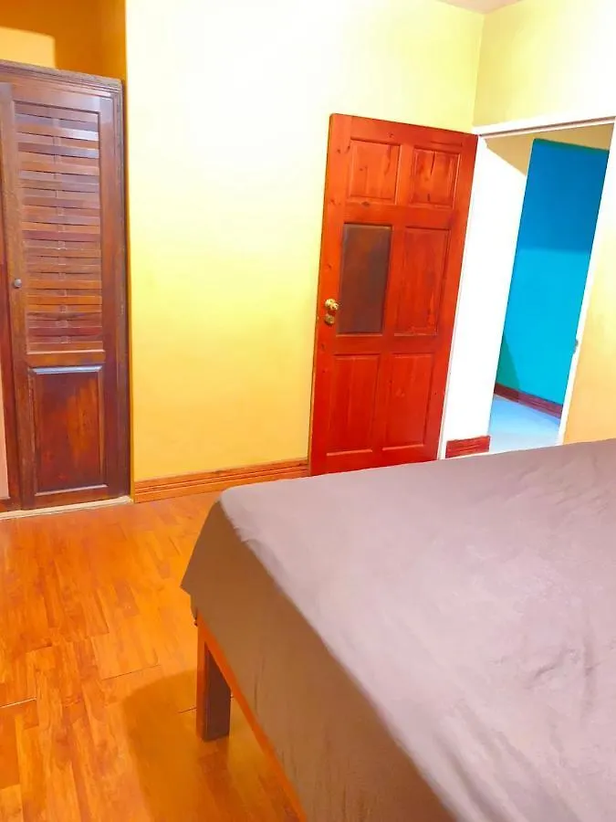 Pine Valley Rental Suites 2B One Bedroom Ground Floor Mandeville Guest house